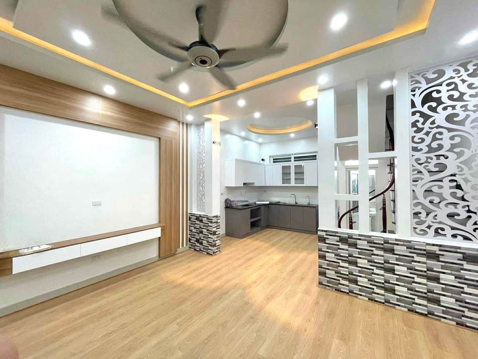 Nhà 3 tầng tại Ngõ 46 Lạch Tray, Hải Phòng 51m² giá 2.9 tỷ - Sân cổng riêng thoáng đãng!