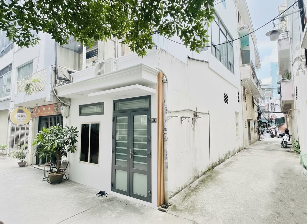 Nhà 2 mặt tiền hẻm Thành Thái, P14, Q10, 40m² giá 8,6 tỷ - Cơ hội đầu tư tuyệt vời!