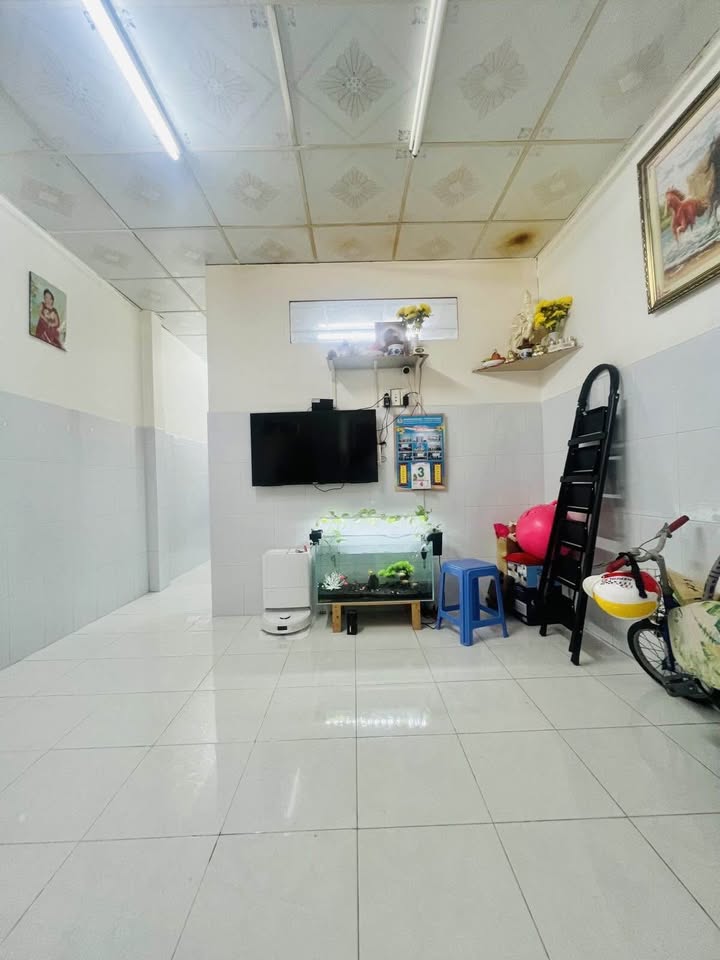 Nhà hẻm ô tô Thạch Lam Tân Phú 41.8m² giá 4.3 tỷ - Sổ đỏ chính chủ, công chứng ngay!