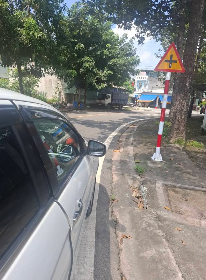 Đất nền khu phố Bình Dương, huyện Phú Giáo 150m² giá chỉ 2 tỷ - Vị trí đẹp, kinh doanh thuận lợi!