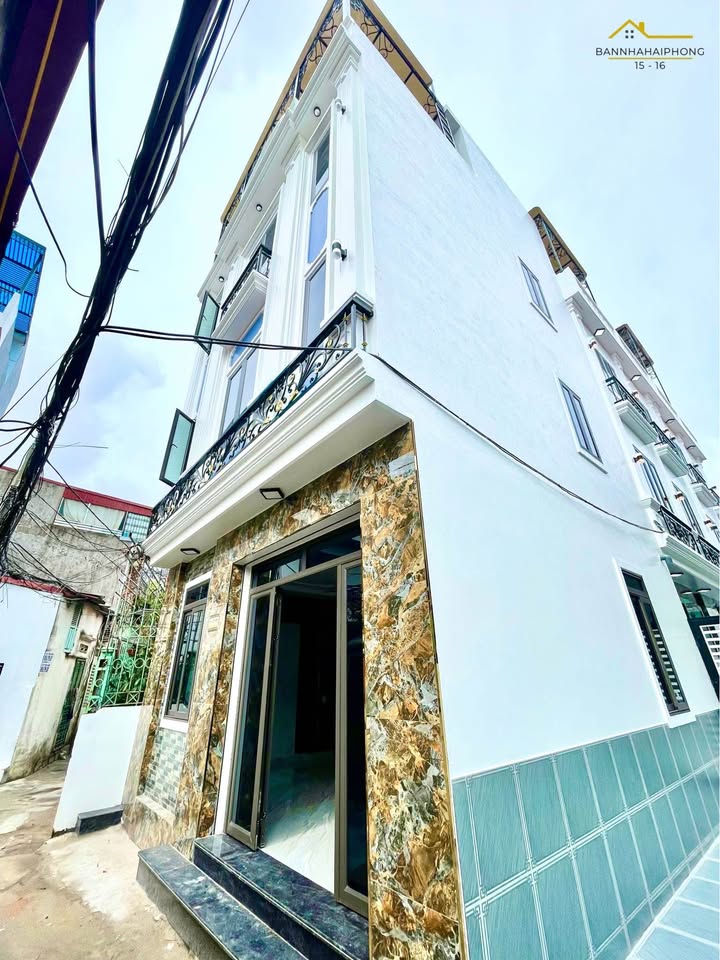 Nhà 4 tầng đường Hồ Sen Lê Chân 42m² - Gần mặt đường, thuận tiện đi lại!