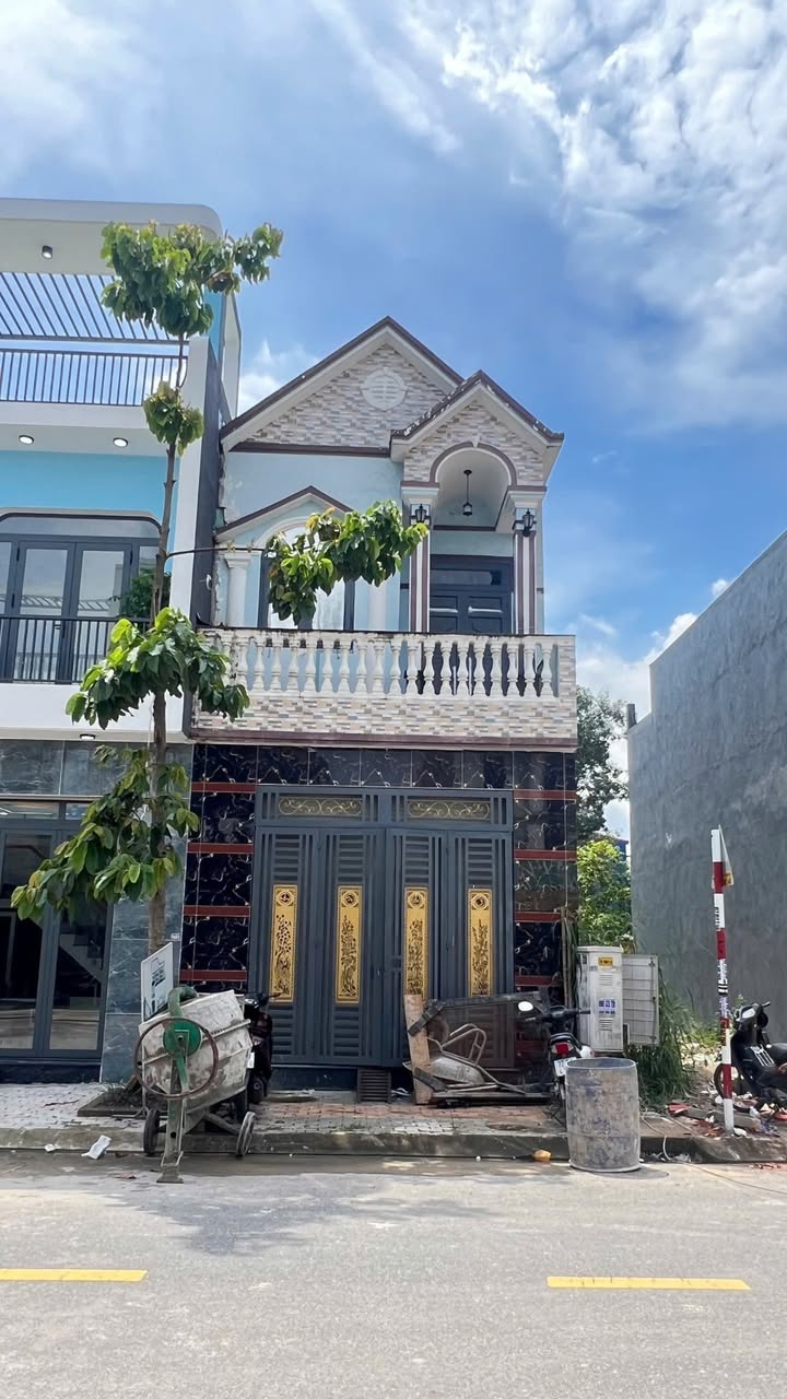 Nhà bán Tân Hiệp, Tân Uyên 67m² giá 2.2 tỷ - Cơ hội đầu tư tuyệt vời!