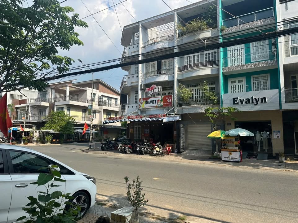 Nhà phố 1 trệt 3 lầu mặt tiền đường lớn phường Bửu Long - 90m² chỉ 7,5 tỷ - Đầu tư sinh lời ngay!