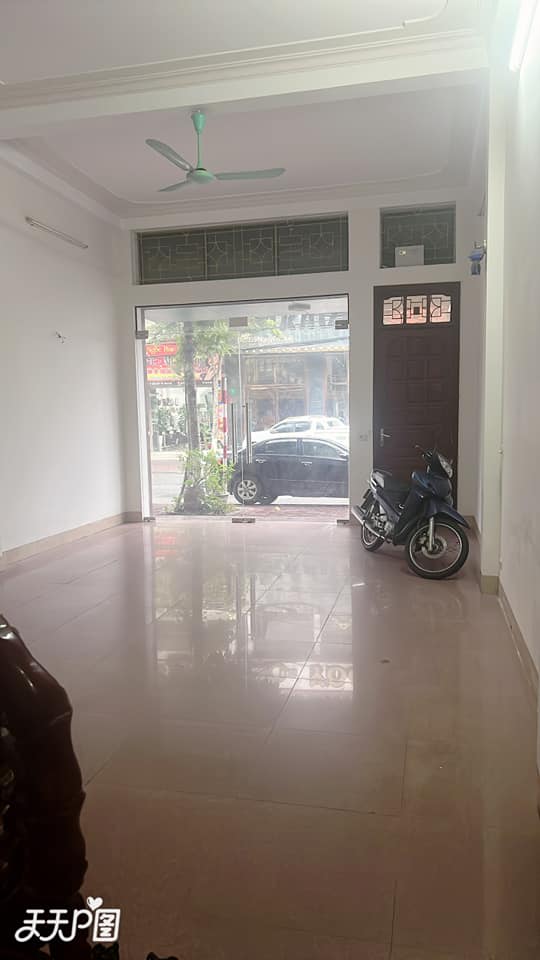 Bán nhà FrontHouse 3 tầng đường Nguyễn Huệ, Lào Cai 100m² - Vị trí kinh doanh sầm uất!