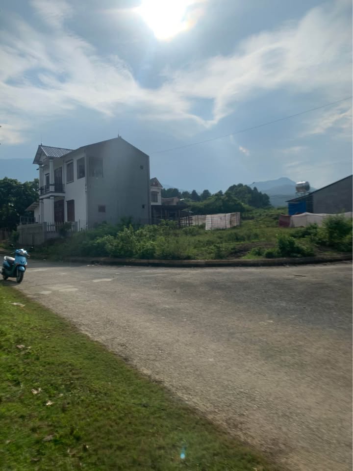 Đất nền Bát Xát 135m² giá 1.6 tỷ - Lô góc hai mặt tiền đẹp