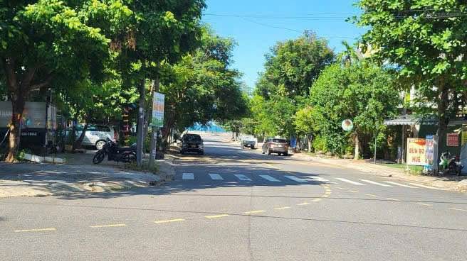 Nhà mặt tiền 4 tầng Nguyễn Tất Thành, Đà Nẵng 175m² giá 14.7 tỷ - Cơ hội đầu tư tuyệt vời!