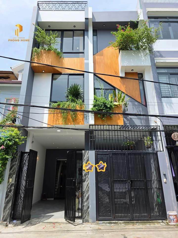 Nhà 3 tầng đường Nguyễn Công Trứ 65m² giá 8.2 tỷ - Vị trí đắc địa gần biển Mỹ Khê!