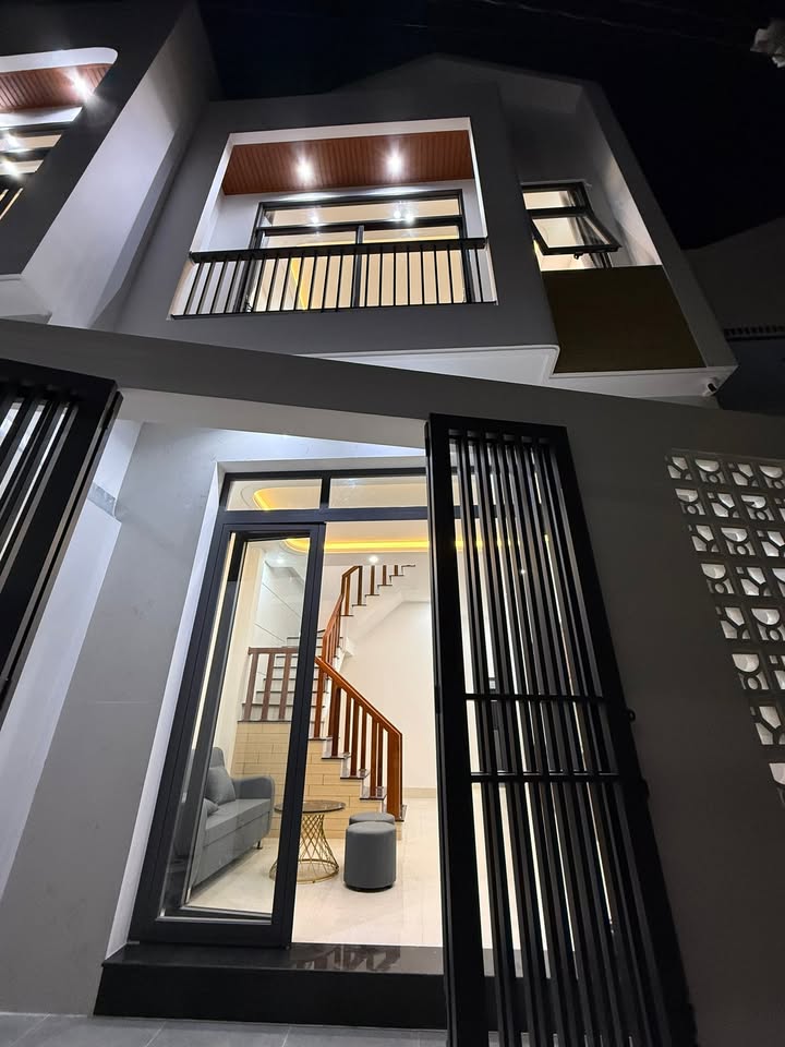 Nhà đẹp 2 tầng Hẻm 311 Nguyễn Văn Cừ 50m² giá 2.86 tỷ - Mới xây 100%!