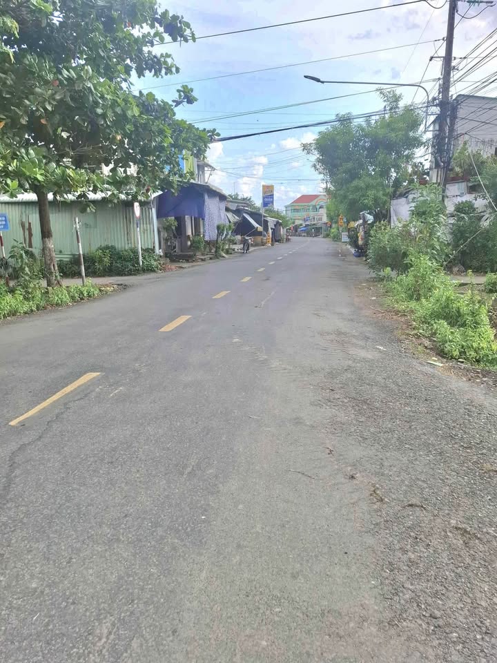 Đất nền 3200m² mặt tiền đường bê tông tại Bình Ân - Giá chỉ 490 triệu!