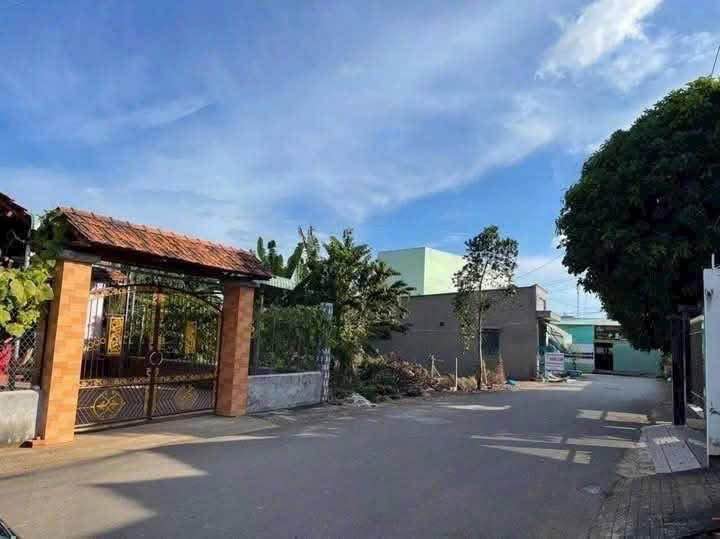 Đất nền mặt tiền đường nhựa số 31, Hoà Long 170m² giá chỉ 2 tỷ - Cơ hội đầu tư hấp dẫn!