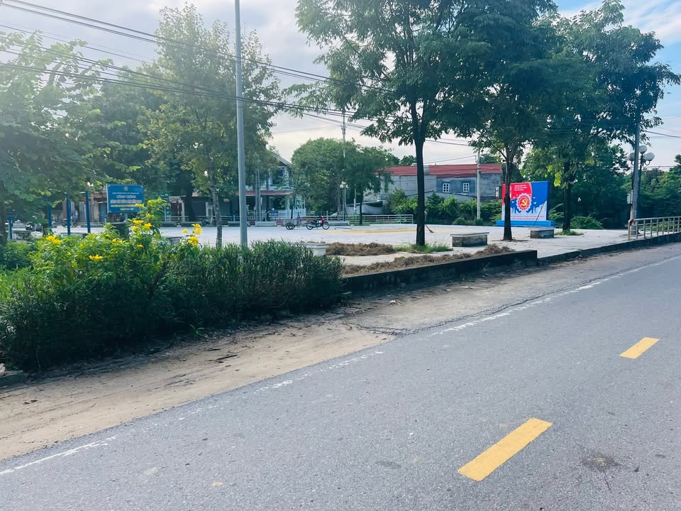 Đất kinh doanh đẹp tại phường Tùng Thiện, Sơn Tây - Diện tích 100m², Giá thỏa thuận!