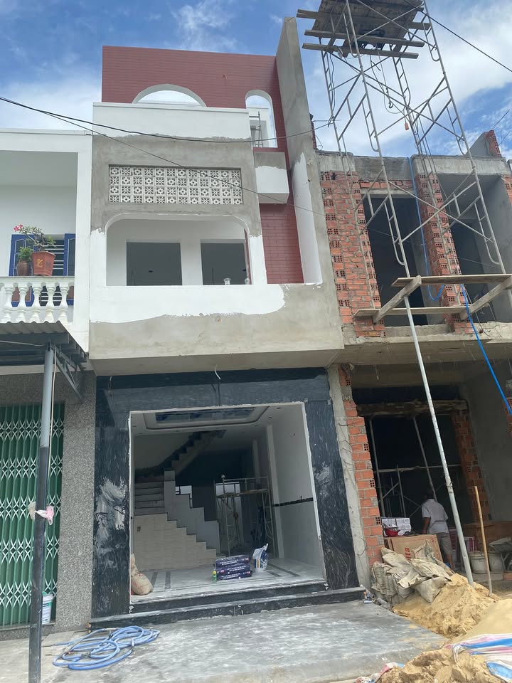 Nhà 3 tầng tại phường Nhơn Bình, Quy Nhơn 48m² giá 2.6 tỷ - Hoàn thiện 90%!