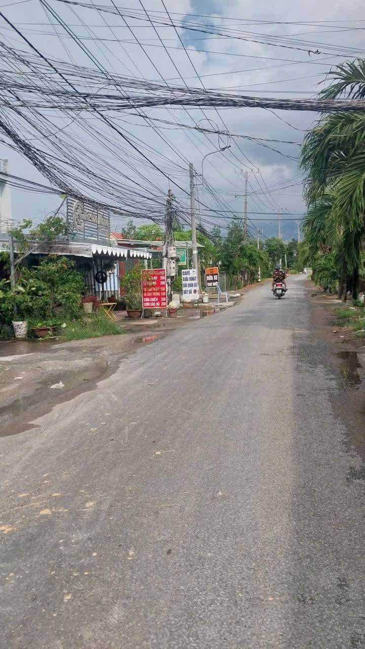 Nhà phố Cần Giuộc 94m² giá 3.6 tỷ - Sổ hồng riêng, hoàn công đầy đủ!