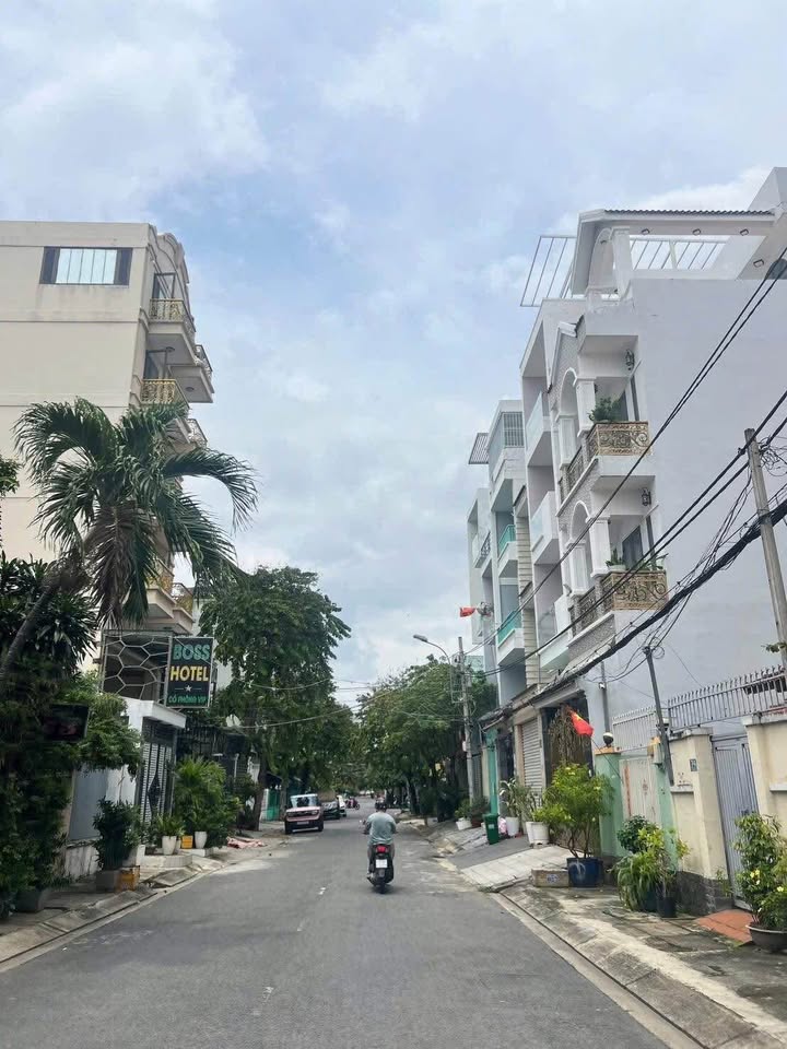 Nhà mặt tiền đường Lâm Văn Bền, quận 7, diện tích 92m² - Sổ hồng riêng, giá 13.8 tỷ!