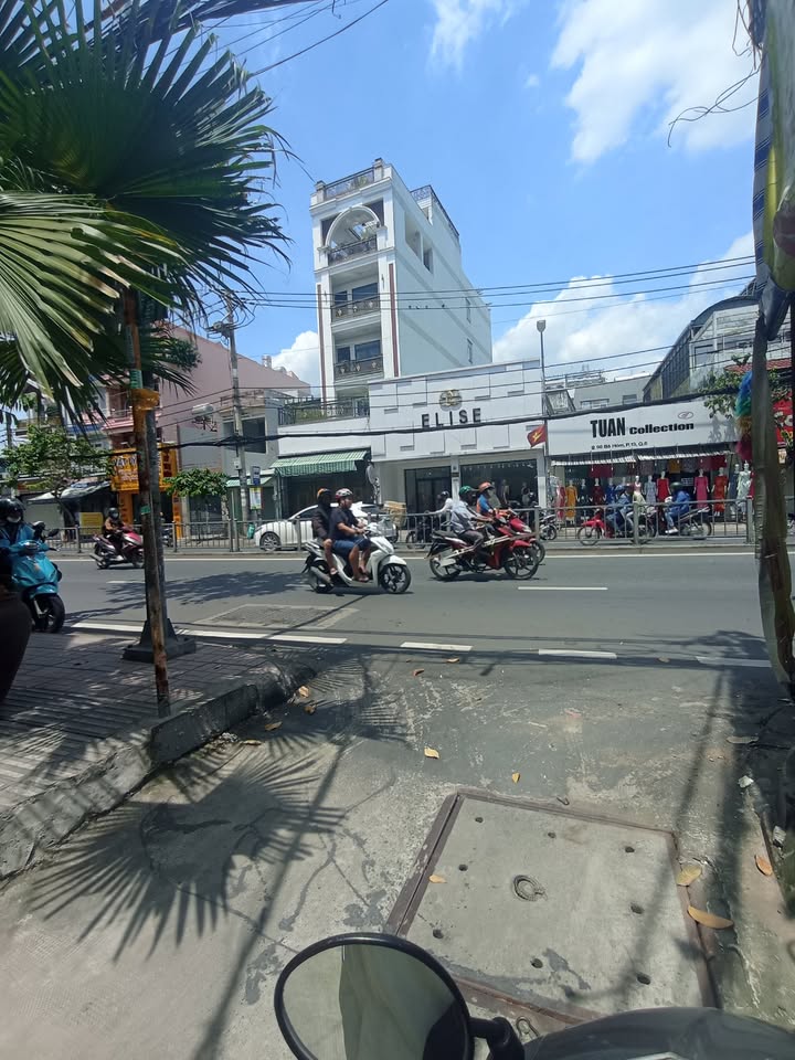 Nhà hẻm ô tô Bà Hom, Quận 6, diện tích 48m² giá 5.7 tỷ - Kết nối thuận tiện đến trung tâm!