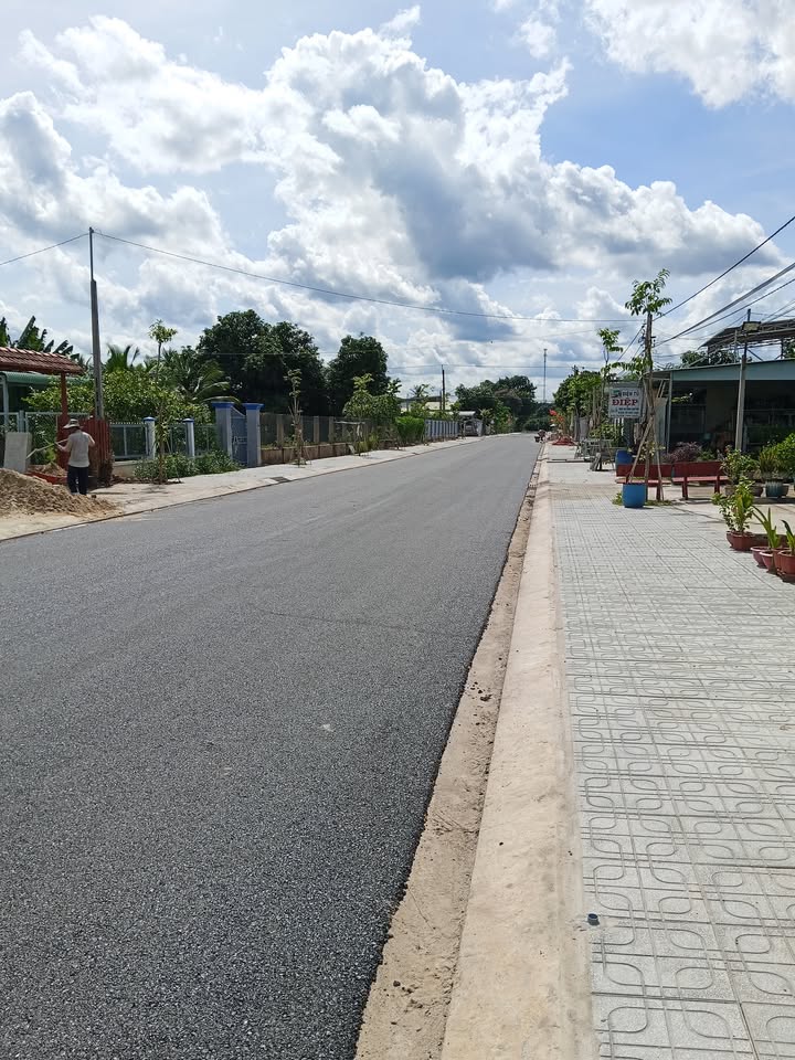 Đất thổ cư Khu phố 7, Thị Trấn Tân Biên 184.5m² giá 675 triệu - Mặt tiền đường Lý Tự Trọng rộng rãi!