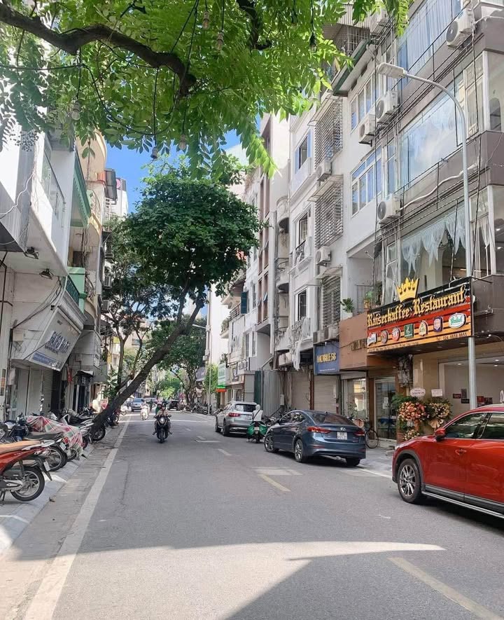 Bán mặt phố Mai Hắc Đế, Hai Bà Trưng 135m² - Phù hợp xây dựng Building!