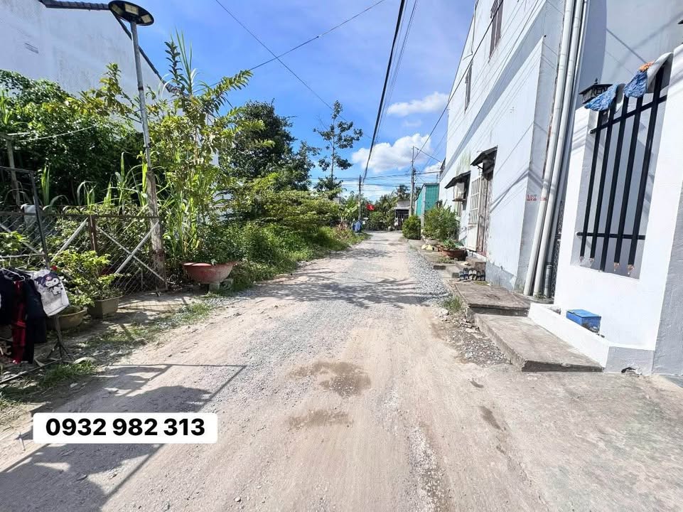 Nhà Gác Lửng Mới Xây KDC Bờ Đai Lộ Ô Tô, Vĩnh Long 68m² - Giá Chỉ 1.35 Tỷ!