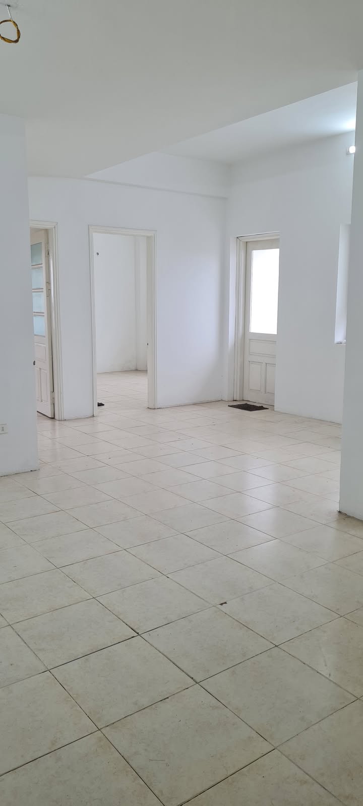 Chung cư Mễ Trì Thượng 90m² giá 4.5 tỷ - Vị trí đắc địa, tiện ích đầy đủ!