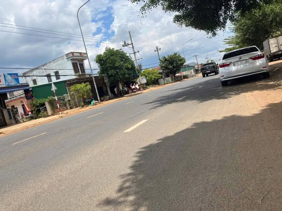 Nhà mặt tiền Thị Trấn EaPok, Đắk Lắk 320m² giá thỏa thuận - Thiết kế hiện đại, phù hợp kinh doanh!