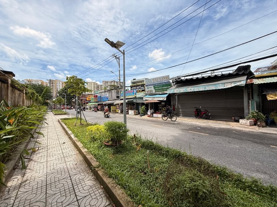 Mặt tiền kinh doanh đường Song Hành, quận 12, 168m² giá 14 tỷ - Cơ hội đầu tư sinh lời!