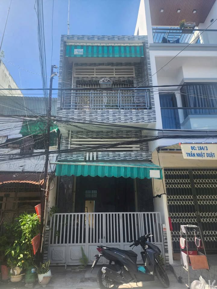 Nhà phố Trần Nhật Duật, Mỹ Long 32m² giá 2 tỷ - Gần phố đi bộ sầm uất!