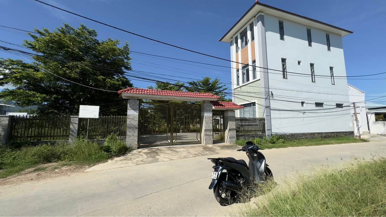 Biệt thự 3 mặt tiền Thôn Võ Cạnh, TP Nha Trang 1565m² - Bán gấp giá 14 tỷ!