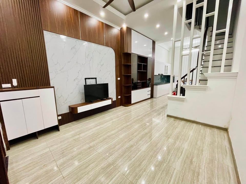 Nhà 4 tầng Hoàng Văn Thái 43m² giá thỏa thuận - Không gian sống lý tưởng!