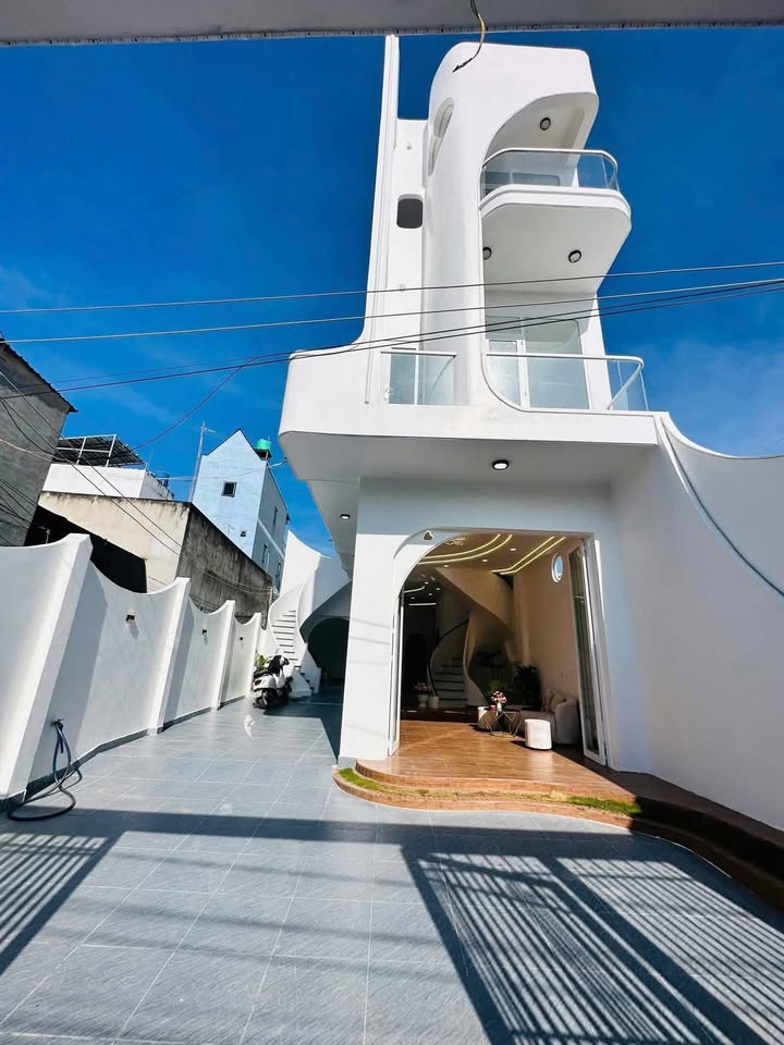 Biệt thự hoàn thiện tại Long Thượng, Cần Giuộc - 123.2m² chỉ 4.65 tỷ!