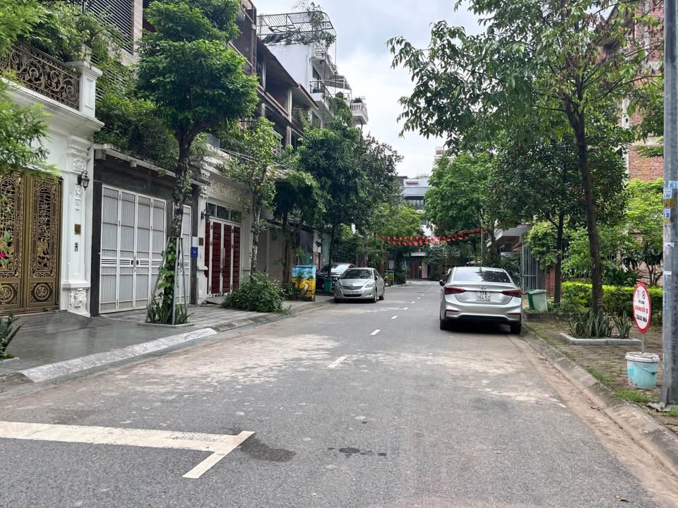 Nhà đẹp Kim Giang, Thanh Xuân 52m² giá 8.6 tỷ - Ô tô đỗ cửa, dân trí cao!