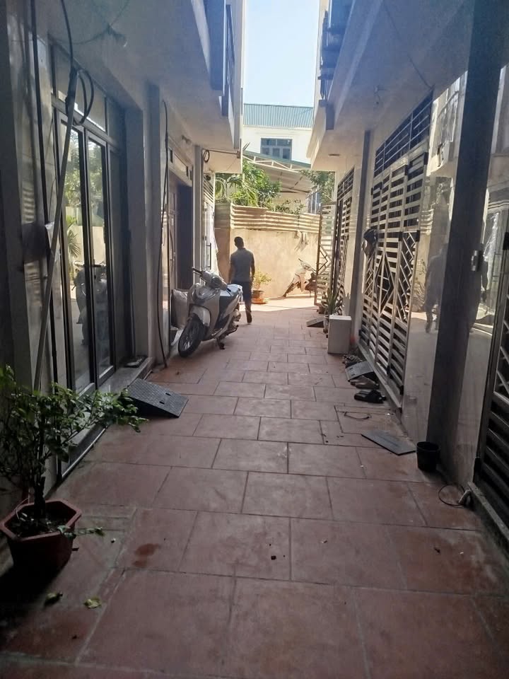 Nhà 4 tầng căn góc Phụng Châu 30m² giá 2.9 tỷ - Sổ đỏ chính chủ, tiện ích đầy đủ!