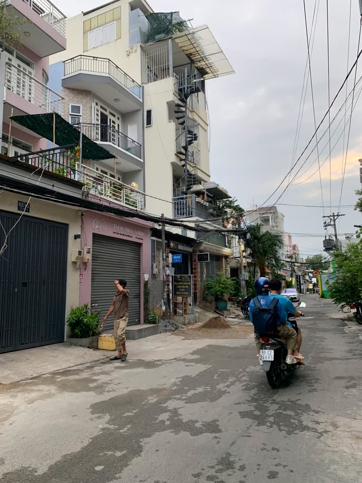 Nhà phố Lâm Văn Bền, Quận 7, 80.59m² giá 9.4 tỷ - Khu dân cư thân thiện!