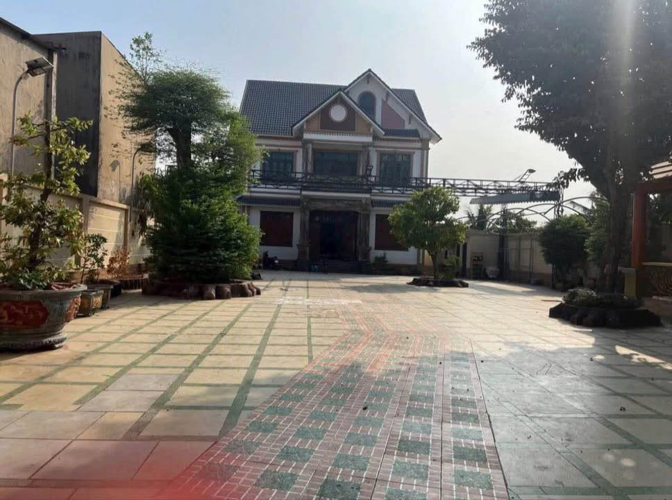 Biệt thự sân vườn Bùi Văn Hòa 850m² giá 20 tỷ - Thiết kế đẳng cấp, nội thất đầy đủ!