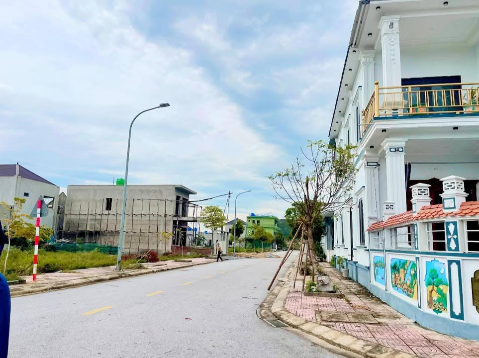 Đất tái định cư Quỳnh Vinh 160.6m² giá 1.7 tỷ - Cơ hội đầu tư tuyệt vời!