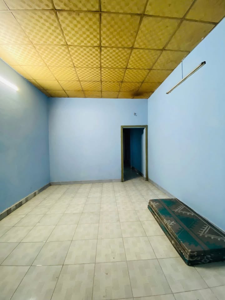 Nhà mặt tiền Nguyễn Duy Trinh, Long Trường 123.5m² giá 11.9 tỷ - Vị trí kinh doanh sầm uất!