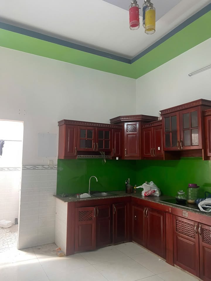 Cho thuê nhà 2 tầng 68m² ấp 2 Xuân Thới Thượng giá 5 triệu - Nhận nhà mới sơn sửa