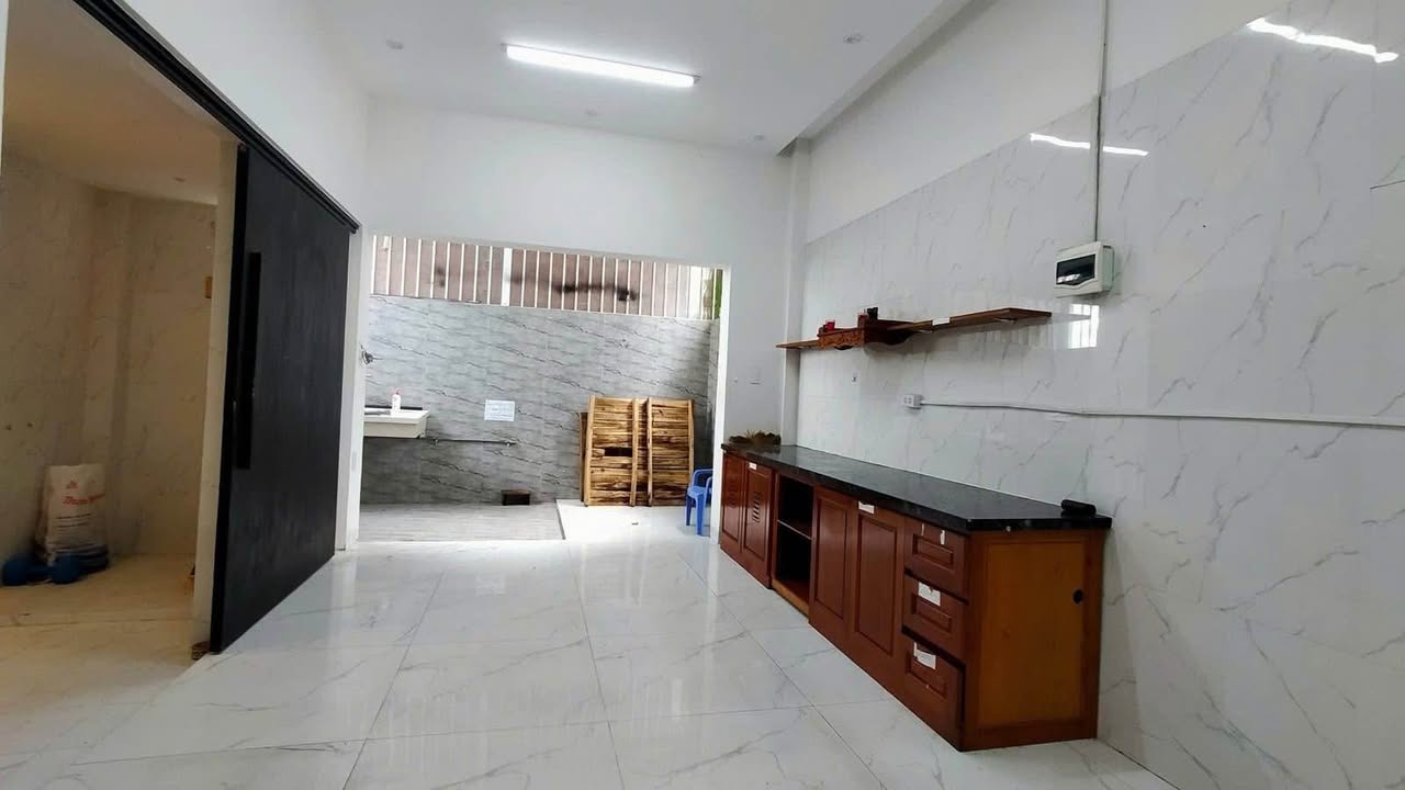 Nhà 3 tầng đường số 22 KĐT VCN Phước Long 1 Nha Trang giá 16 tỷ - Vị trí đắc địa, đang cho thuê!