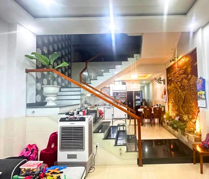 Nhà Phú Diễn 52.9m² giá 9 tỷ - Thiết kế hiện đại, ô tô vào tận nhà!