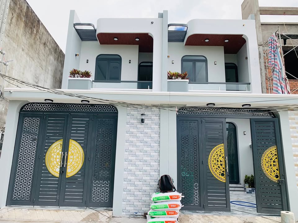 Nhà lầu tại xã Mỹ Lộc, huyện Cần Giuộc 103m² giá 2.5 tỷ - Đối diện khu dân cư đông đúc!