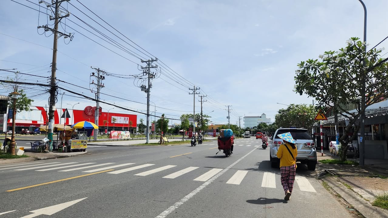 Nhà 1 trệt 1 lầu đường 23/8, Bạc Liêu 365,5m² - Vị trí đắc địa gần trung tâm!