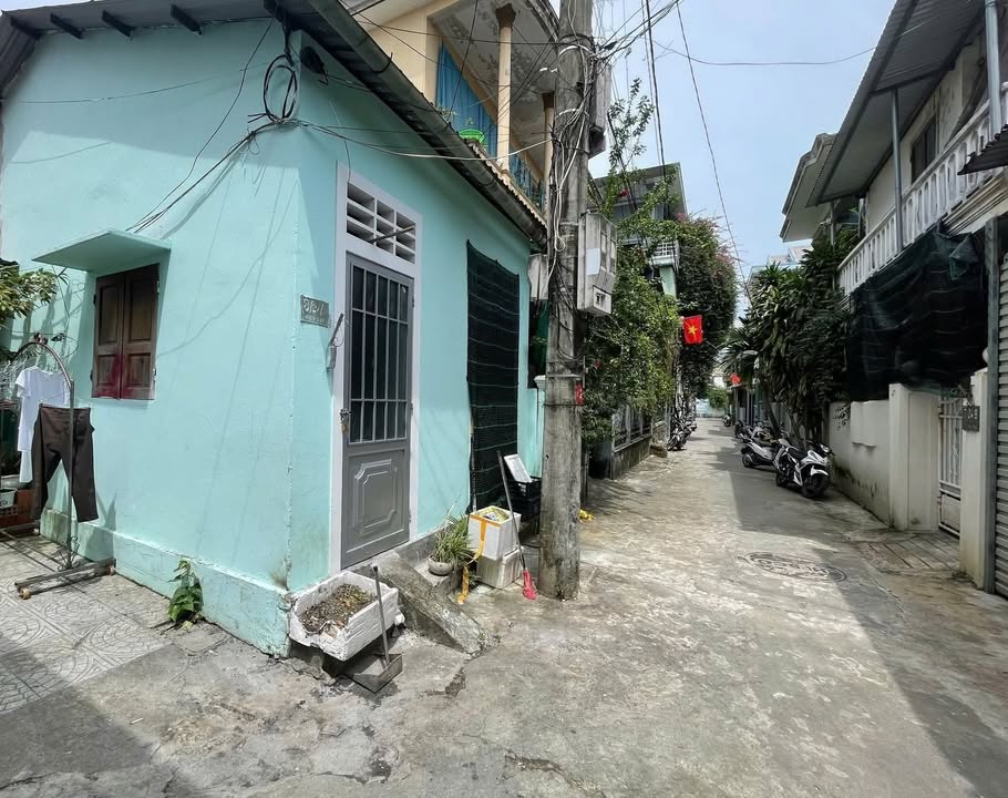 Nhà cấp 4 2 mặt tiền kiệt ô tô 40m² giá 1.499 tỷ - Vị trí đẹp tại Trần Phú!