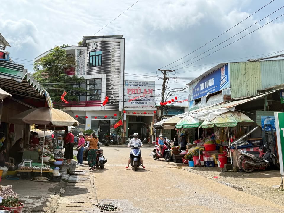 FrontHouse đường Âu Cơ, Pleiku 125m² giá 1.8 tỷ - Mặt tiền kinh doanh lý tưởng!