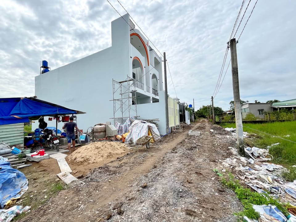 Nhà bán Đức Hòa Hạ 125m² giá 2.75 tỷ - Vị trí đắc địa gần chợ, trường học!