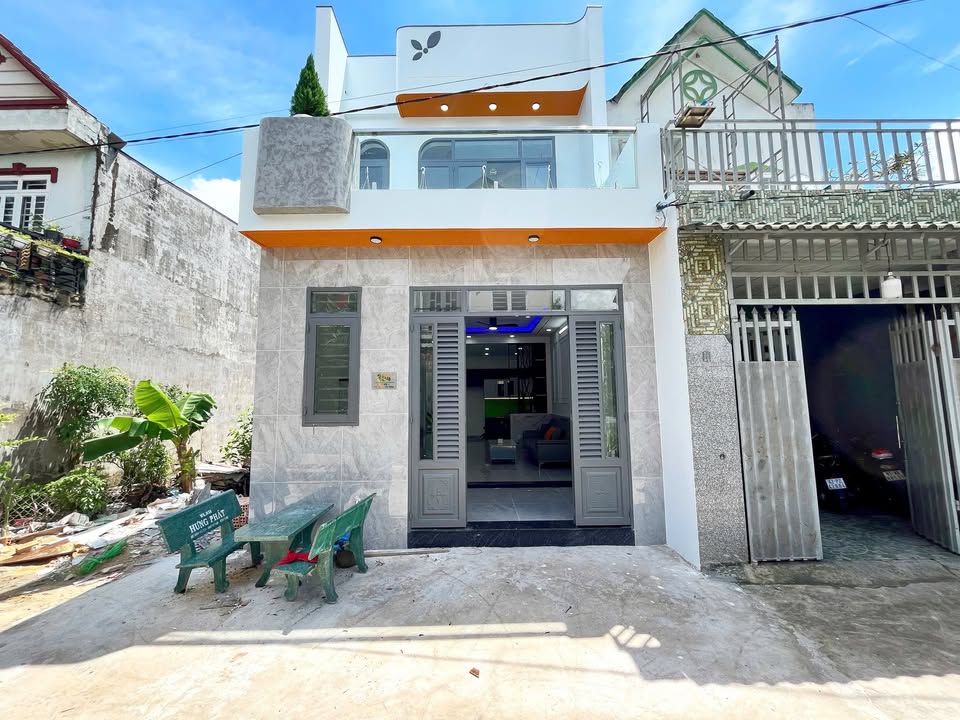 Nhà phố Đức Hòa Long An 75m² giá 2.19 tỷ - Sẵn sàng vào ở ngay!