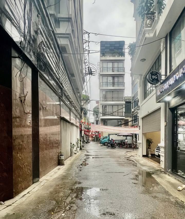 Mặt bằng kinh doanh Nguyễn Sơn 50m² giá 10 triệu - Ô tô tránh, gần Berriver!