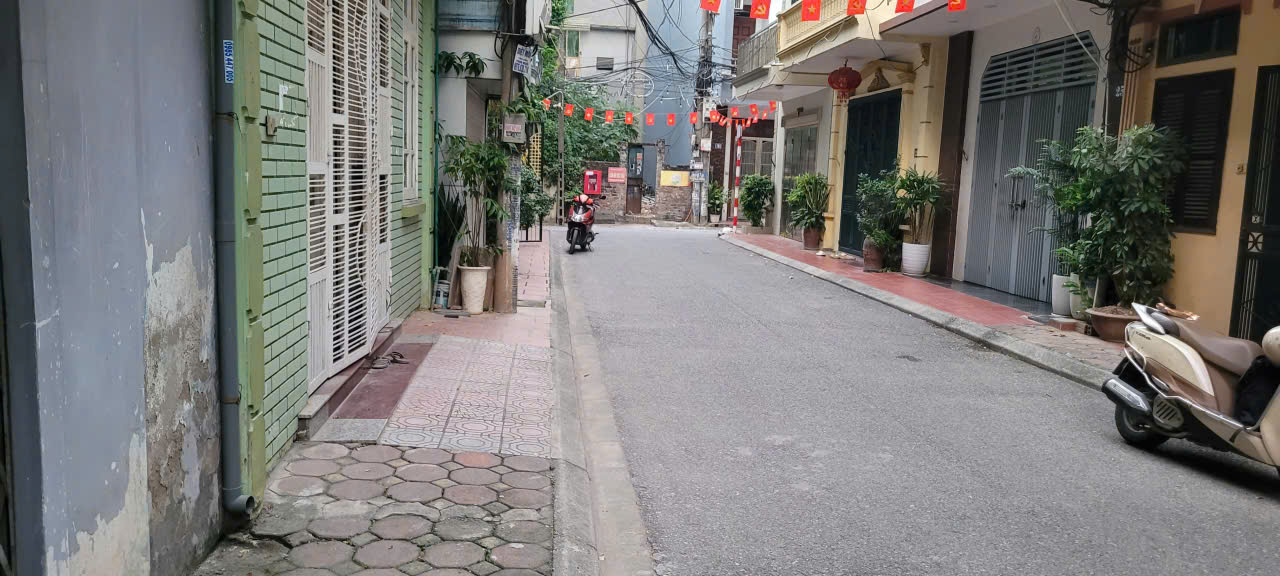 Bán đất tặng nhà 3 tầng phố Sài Đồng 75m² giá 16,2 tỷ - Cơ hội đầu tư hiếm có!