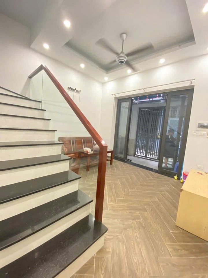 Nhà nguyên căn cho thuê tại ngõ 147 Tân Mai, Hoàng Mai - 3 phòng ngủ, chỉ 14 triệu/tháng!