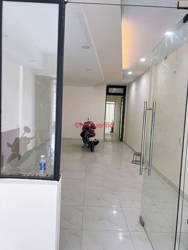 Nhà mặt tiền Đặng Văn Ngữ, Phú Nhuận 80m² giá chỉ 30 triệu - Kinh doanh thuận lợi!