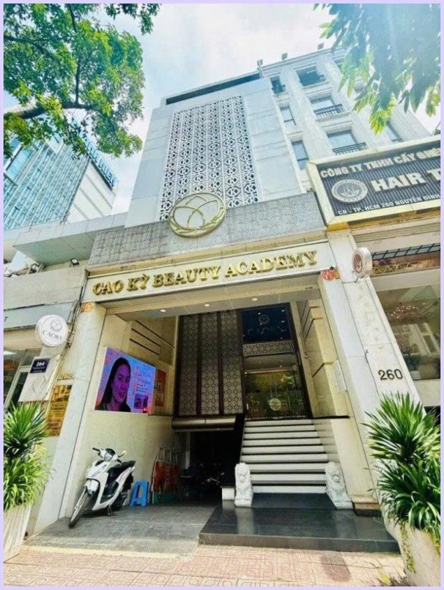 Cho thuê nhà mặt tiền Nguyễn Đình Chiểu, Q3 - 120m² - Kinh doanh sầm uất bậc nhất!