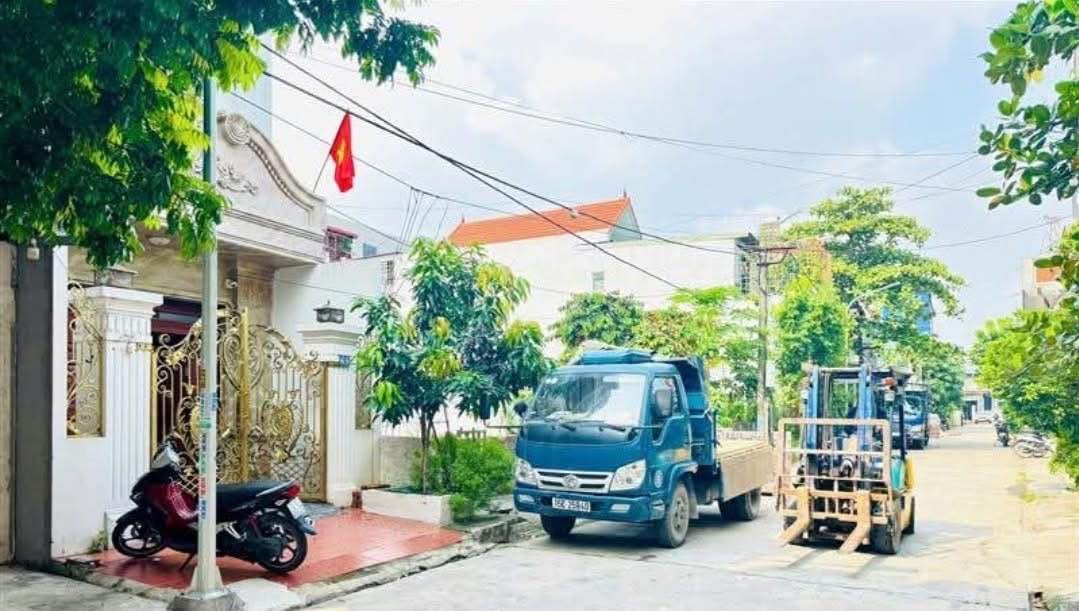 Bán nhà 4 tầng Nguyễn Văn Linh, An Đồng 92m² giá 8 tỷ - Thiết kế hiện đại, kinh doanh thuận lợi!